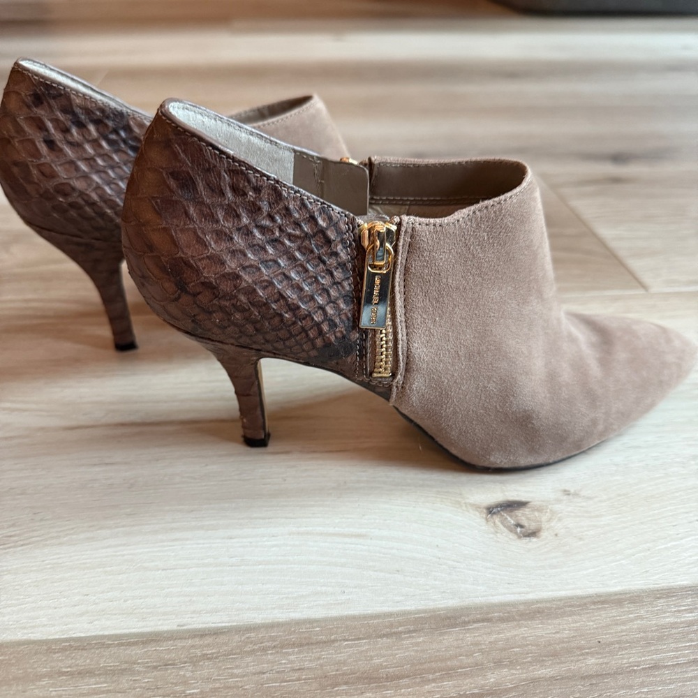 MICHAEL Michael Kors Tan and Brown Ankle Booties - Picture 4 of 7